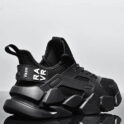 Black Sneakers Street Style
